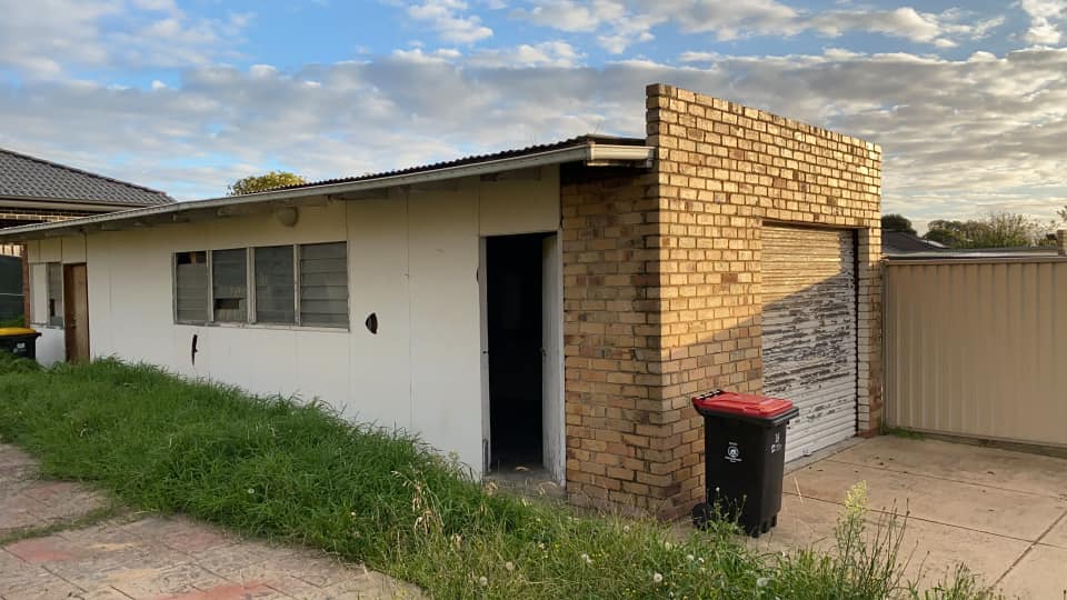 The garage in which Sutharsan lives